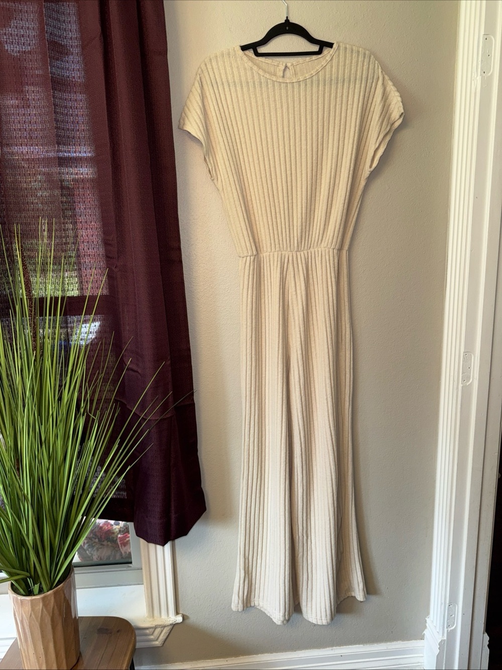 #858 Boutique Short Sleeve Textured Ribbed Pant Suit/Jumper Size Small